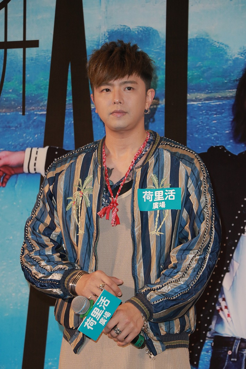 小鬼黄鸿升,台湾娱乐界备受喜爱的人物,他的突然离世给许多人的心中留