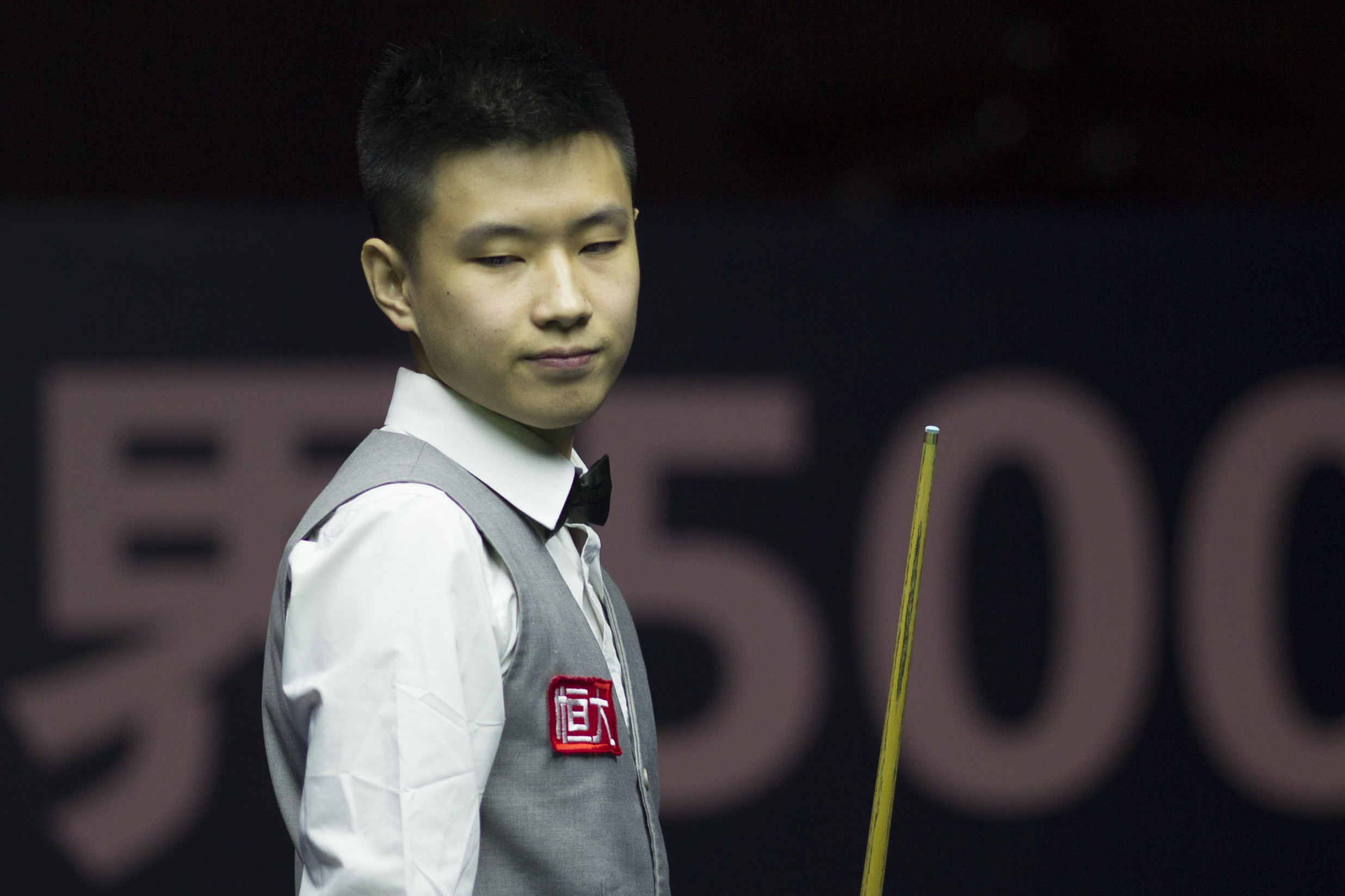 遭遇奥沙利文也要"硬着头皮上"!赵心童首秀克鲁斯堡挑战塞尔比