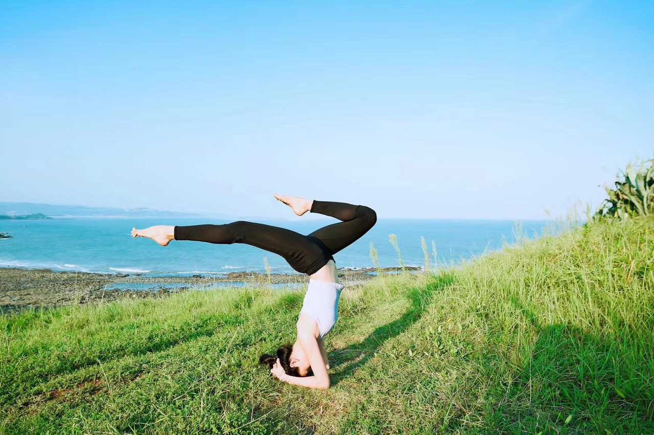 做个柔软的瑜伽人,舒展的是身体