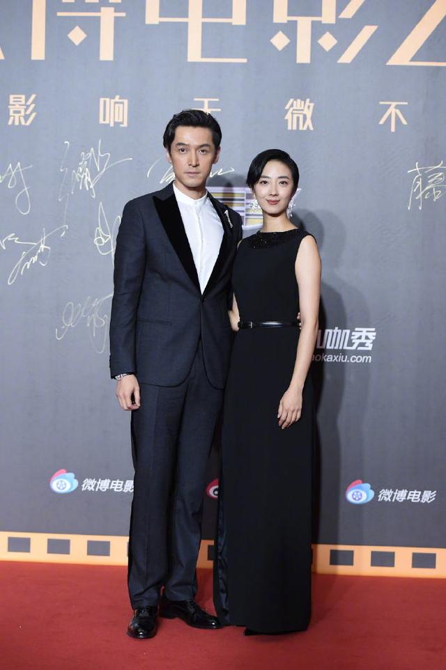 佟丽娅红毯转圈再现绝美仙女下凡!胡歌桂纶镁像拍结婚登记照超甜