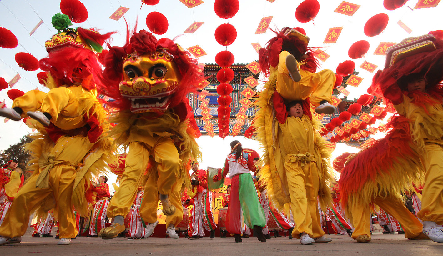 舞龙狮,听声声喝彩,喜庆热闹