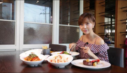 美食主播刘梦遥:首次节目被观众骂哭,如今上央视被董卿肯定