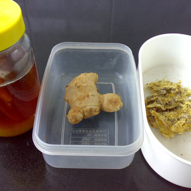 菊花姜蜜茶,既可暖暖的喝,也可以冷冷的饮