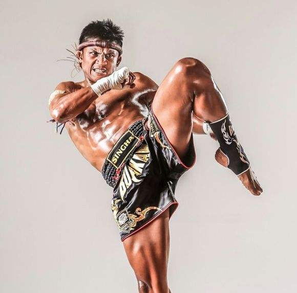 都借播求炒作!奥运散打冠军张帅可发挑战:打得播求像球滚回泰国