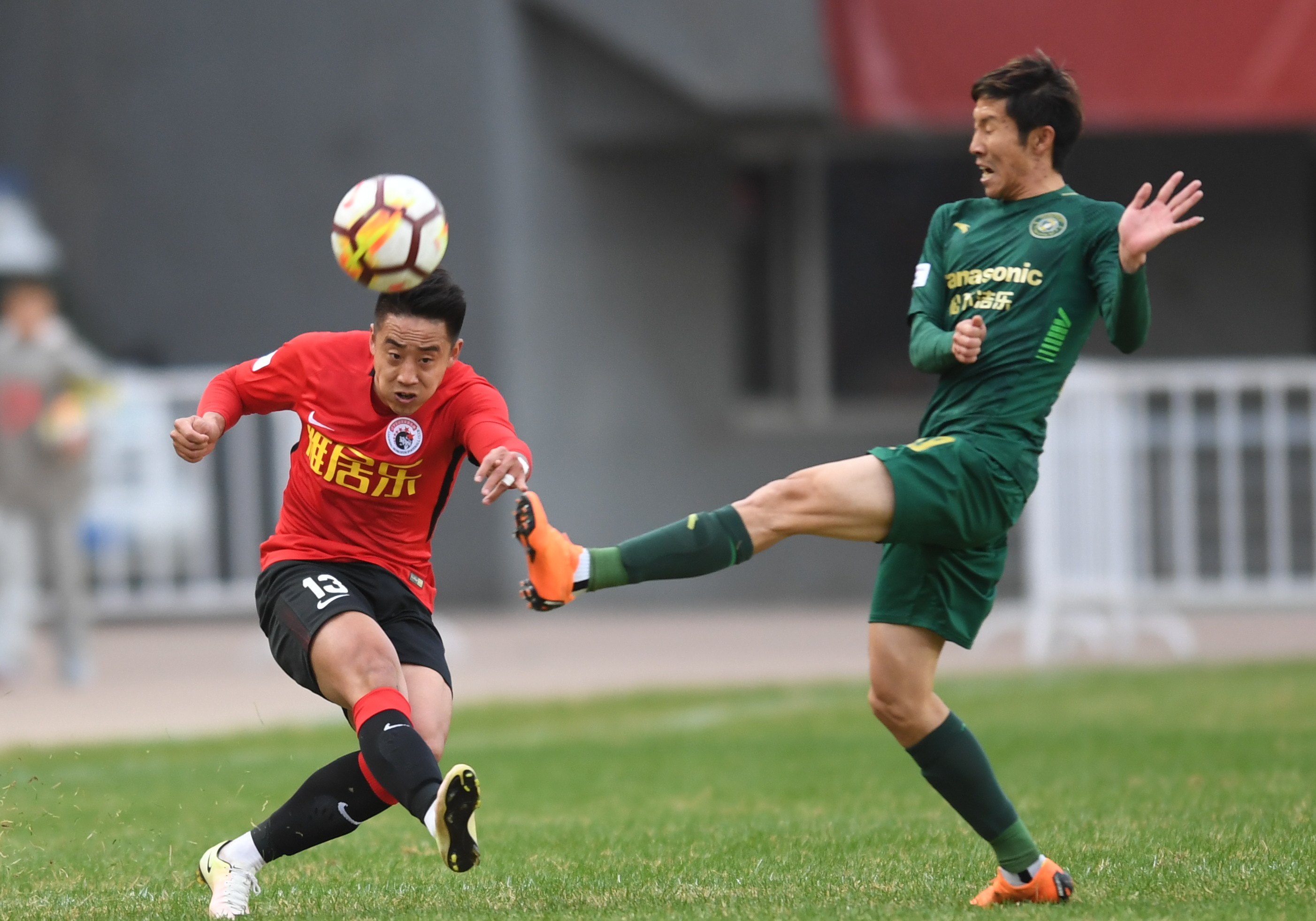 足球——中甲:辽宁宏运不敌浙江绿城(4)