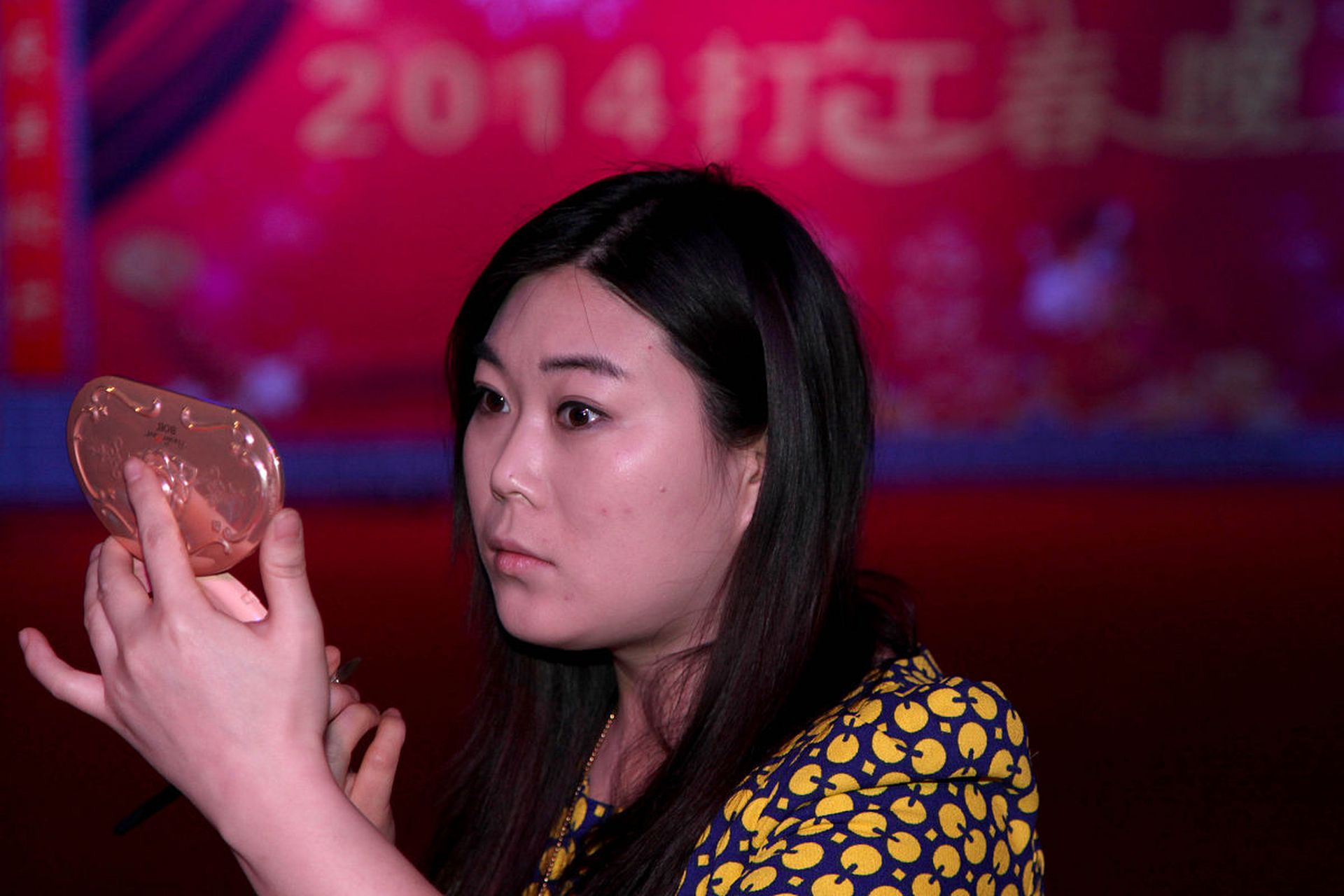 " 来自福建的女孩杨婷婷高考后查成绩发现,她考了586分,比福建一线高