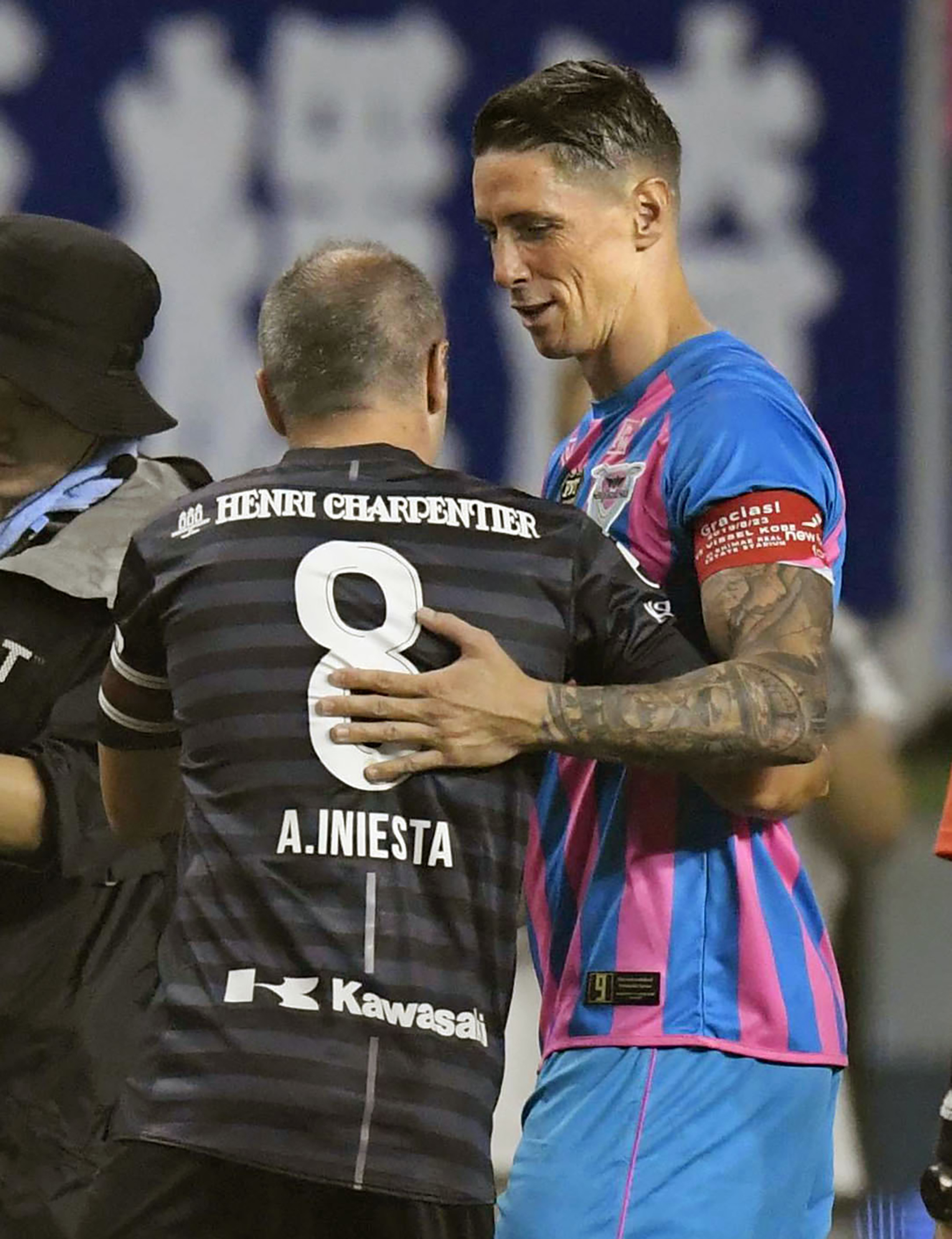 足球——托雷斯退役