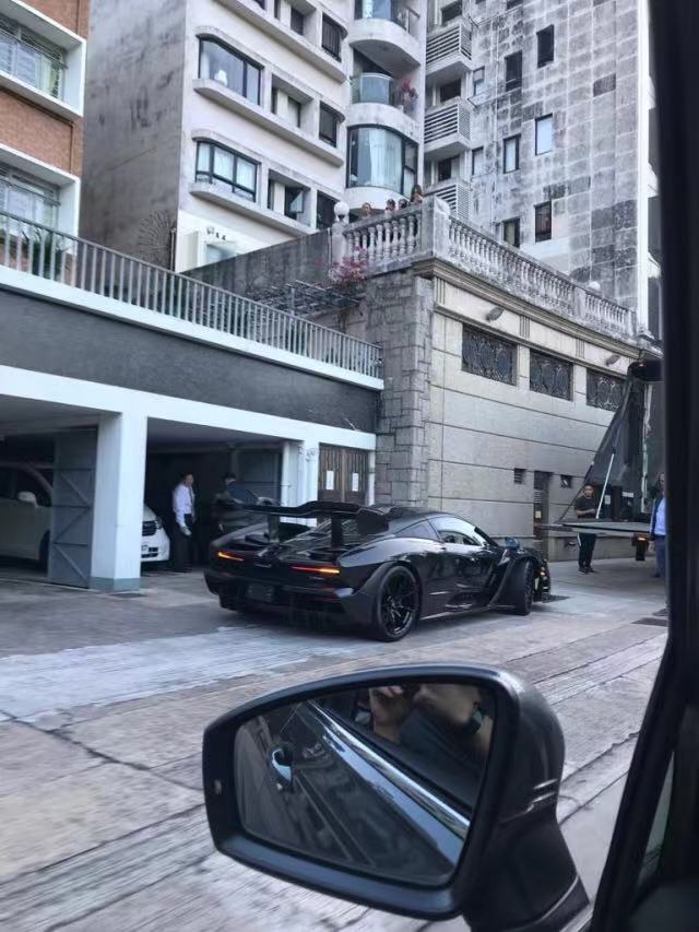 郭富城喜提750万限量版跑车,他车库里还有20多辆超级跑车