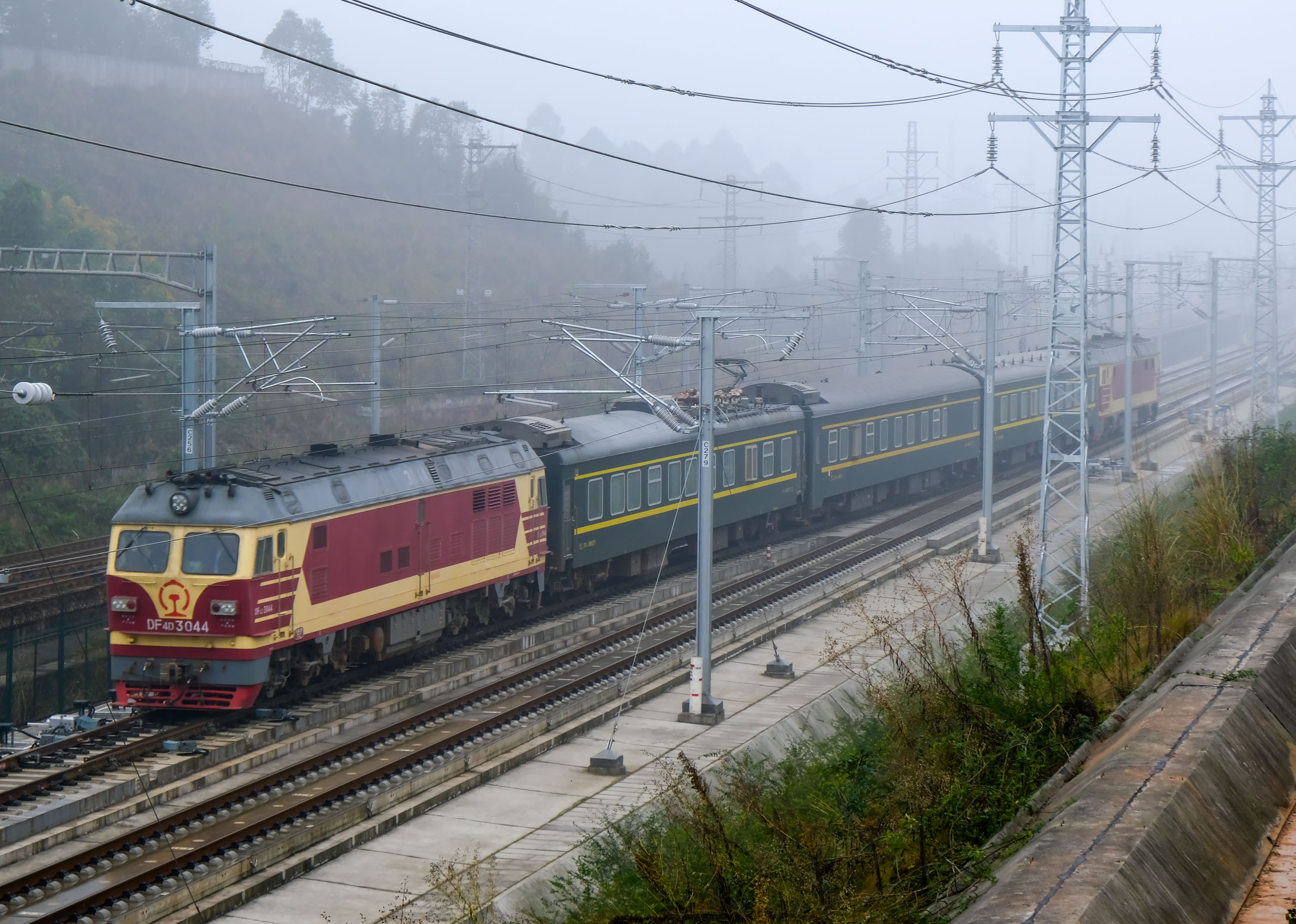 成贵铁路四川段启动联调联试(1)