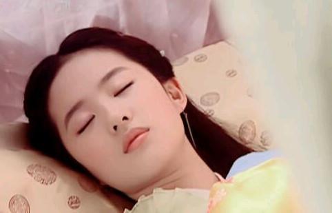 盘点那些古装"睡美人":杨幂仙气逼人,娜扎清纯,赵丽颖可爱!
