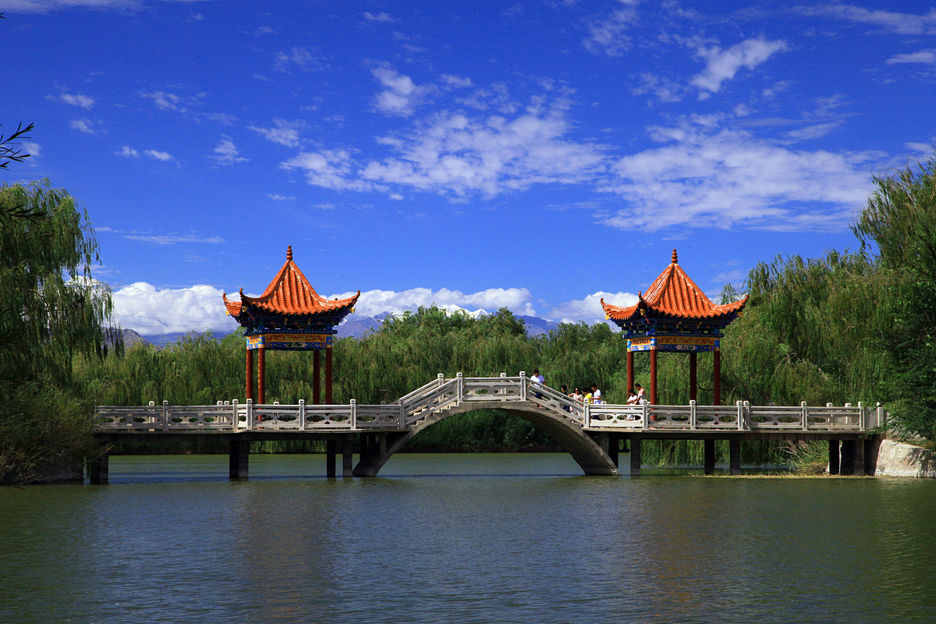 红山公园是赤峰市著名的综合性公园,集文化,娱乐,观光,休闲为一体