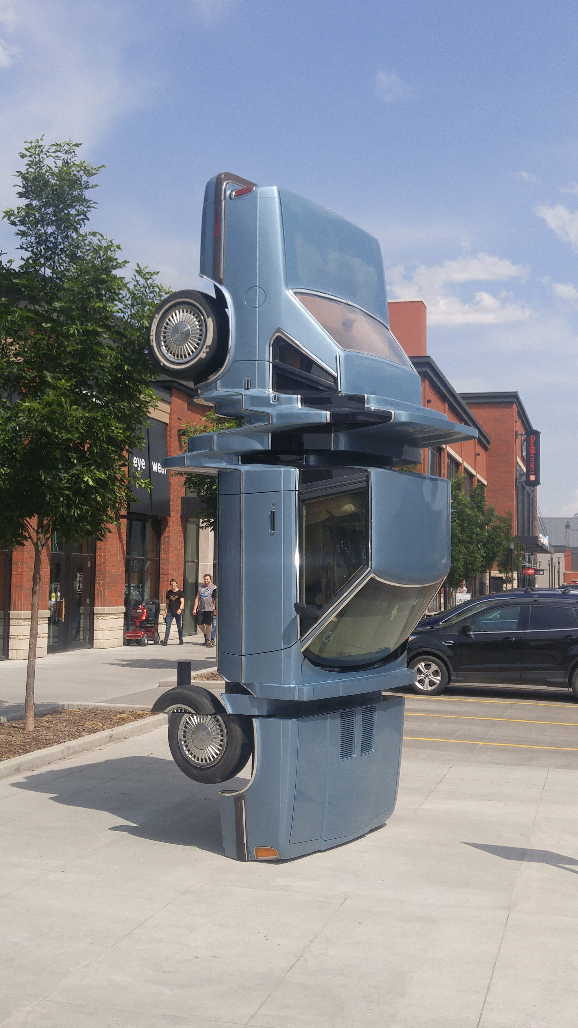 汽车抽象雕塑艺术