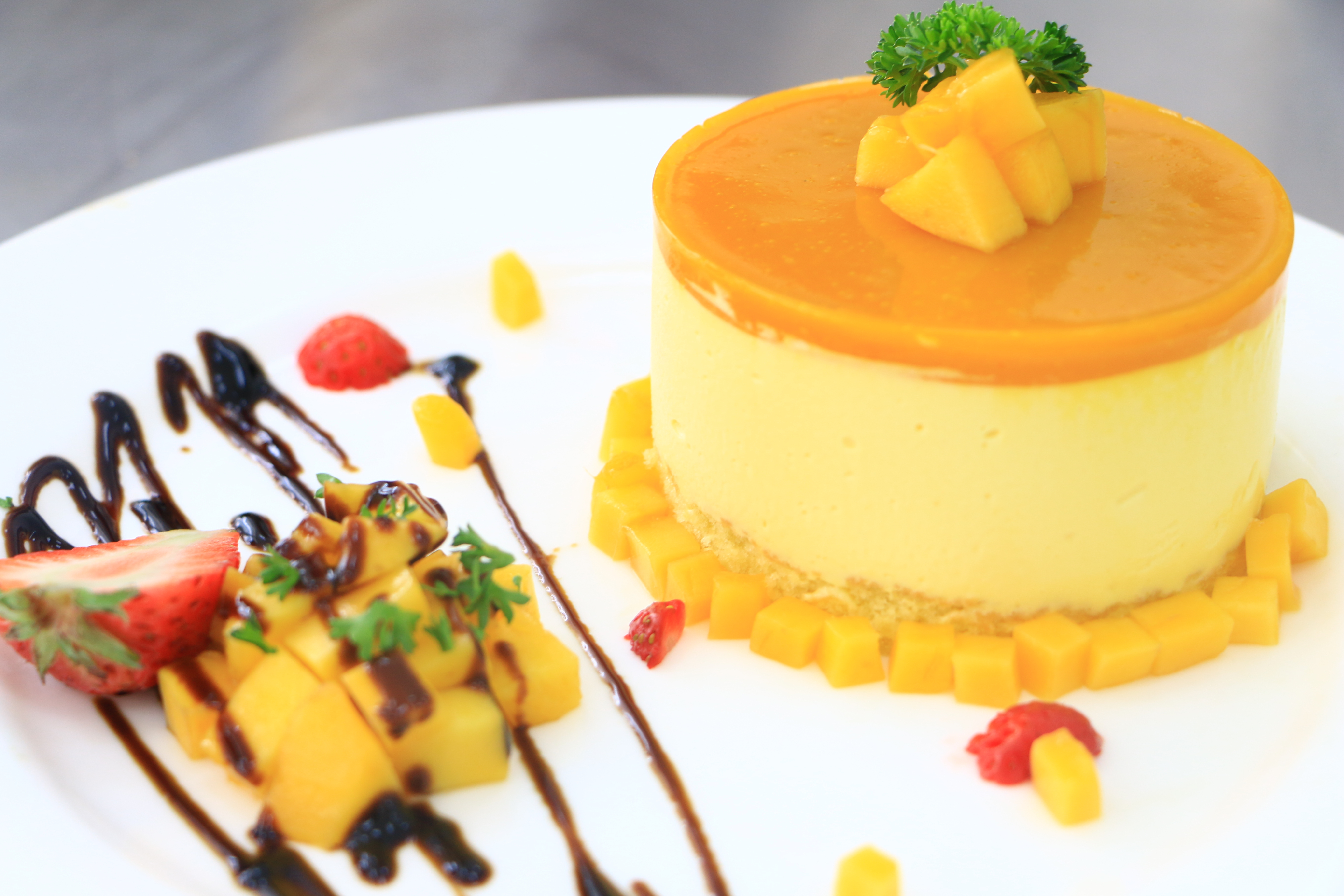 学西点蛋糕轻松就业更省心!