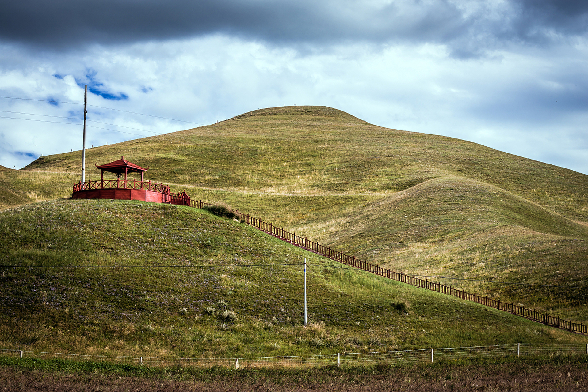 奇遇那拉提#那拉提天界台是新疆的一个著名旅游景点,以其壮观的自然