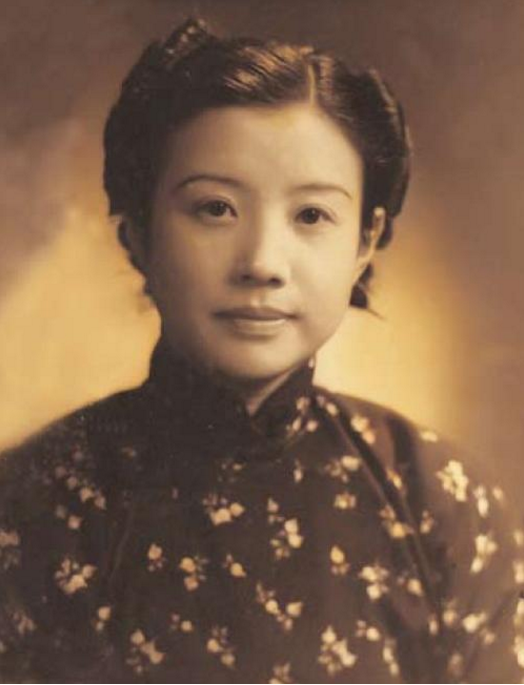 民国老照片:图一巾帼英雄张露萍萍,图5曾任河南省农委副主任