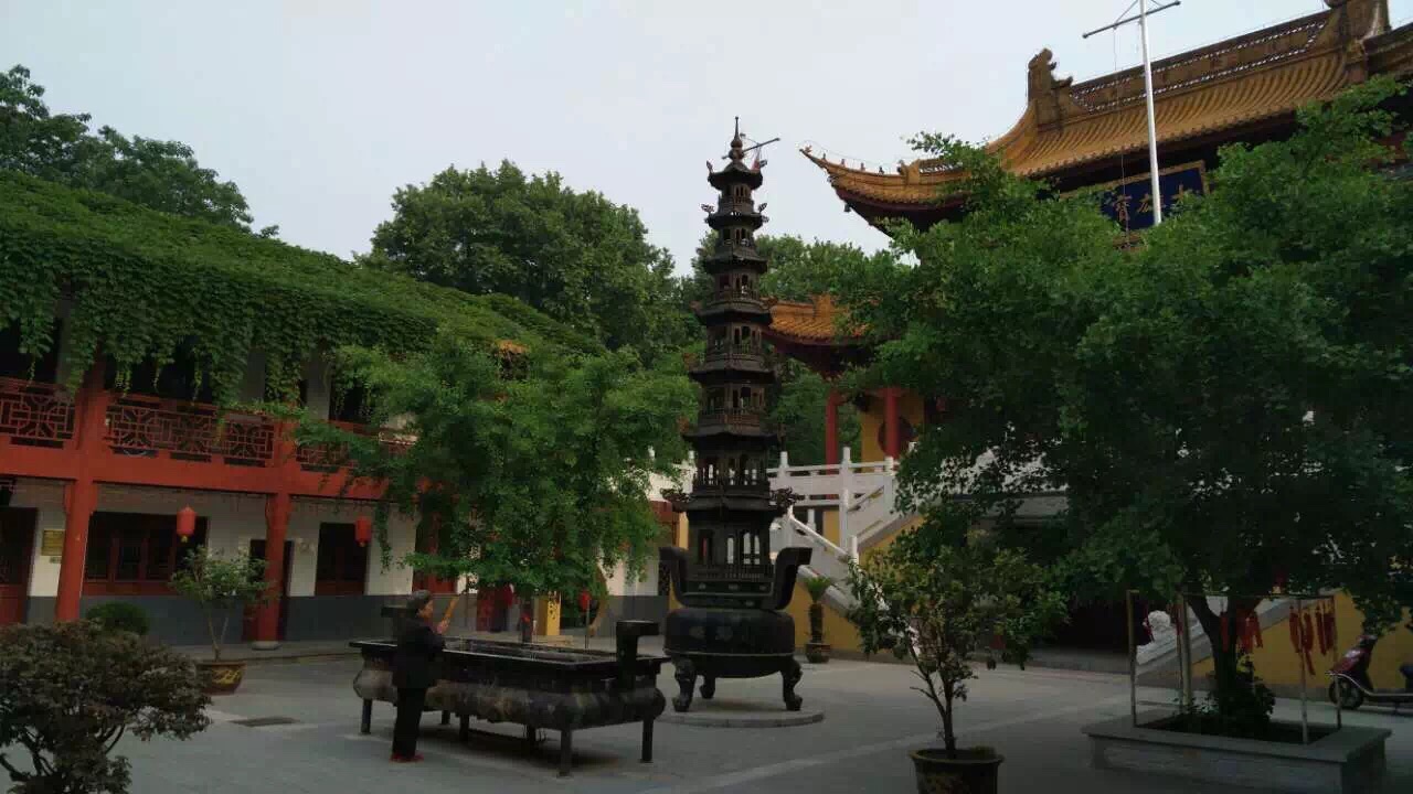 南京被遗忘的一座寺庙,至今有1600多年历史,是纪念一位名僧得名