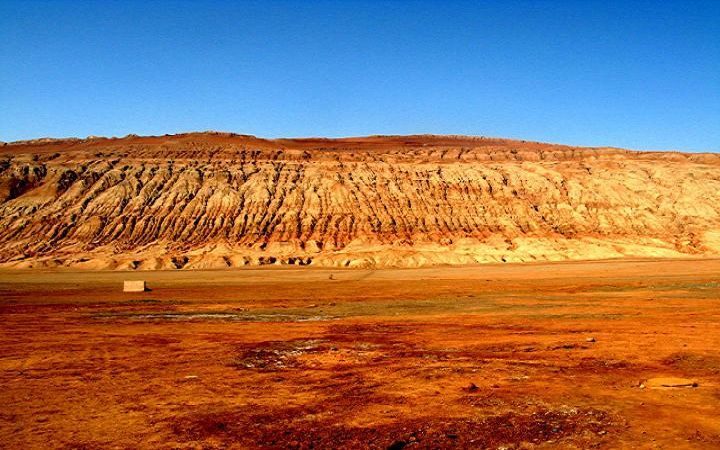 中国地势最低和夏季气温最高的地方—新疆吐鲁番盆地