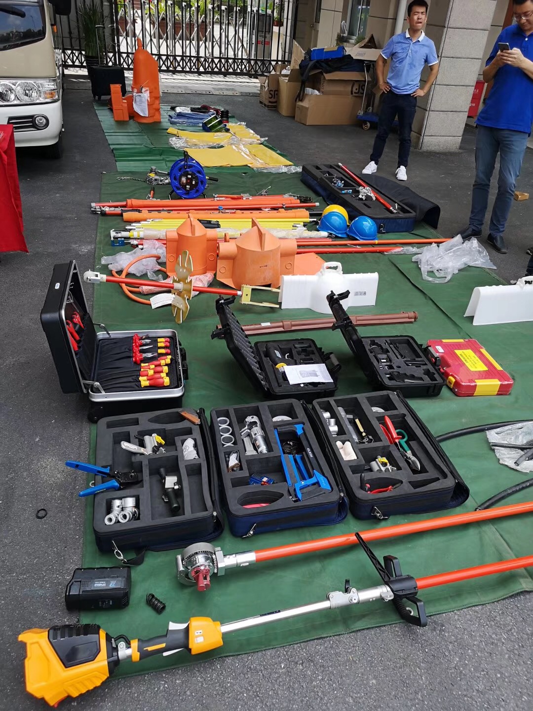 带电作业工器具上海巡演中