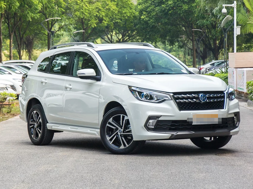 外观属于第一眼没有明显的亮点,但是也不至于是"路