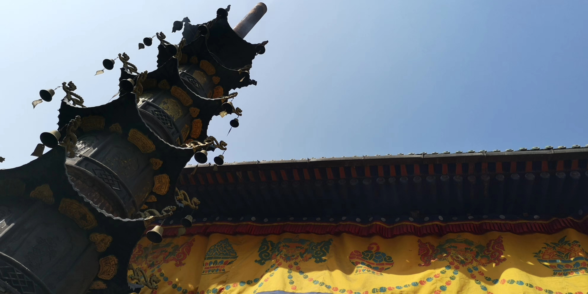 西宁:金塔寺,淡淡柏枝香,和温暖的阳光