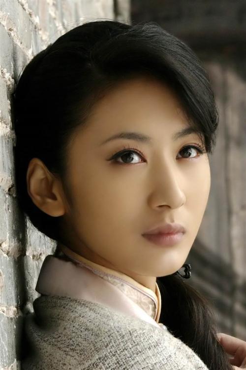 万茜,见她第一眼就被她迷住了.