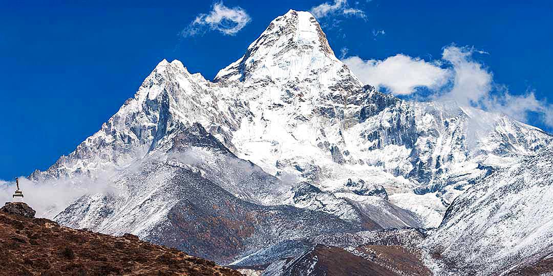 太阳系最高峰"奥林匹斯山":高达21229米,比珠峰的两倍