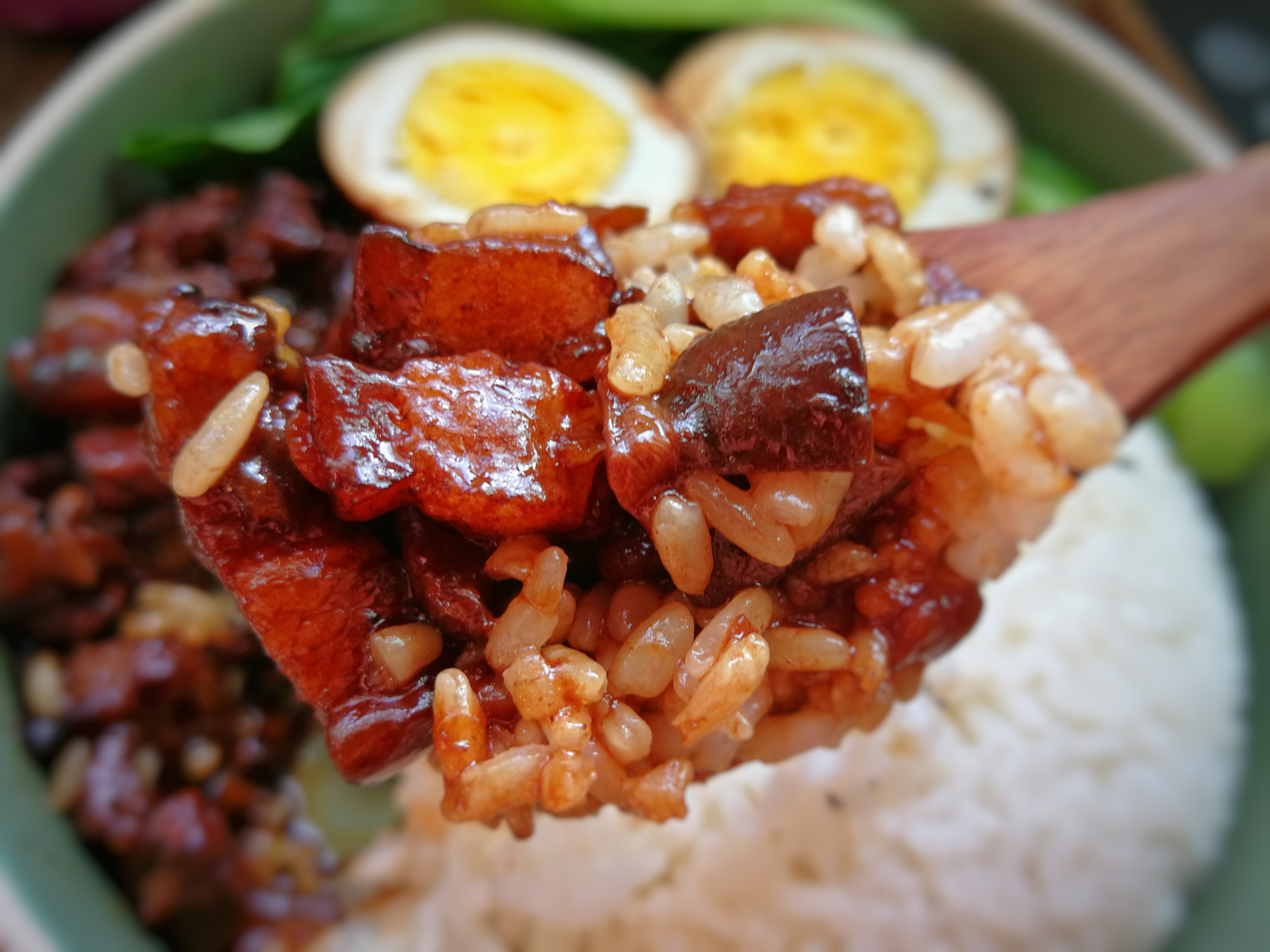 百吃不腻的台湾卤肉饭,无需出门买,在家就能做,美味实惠