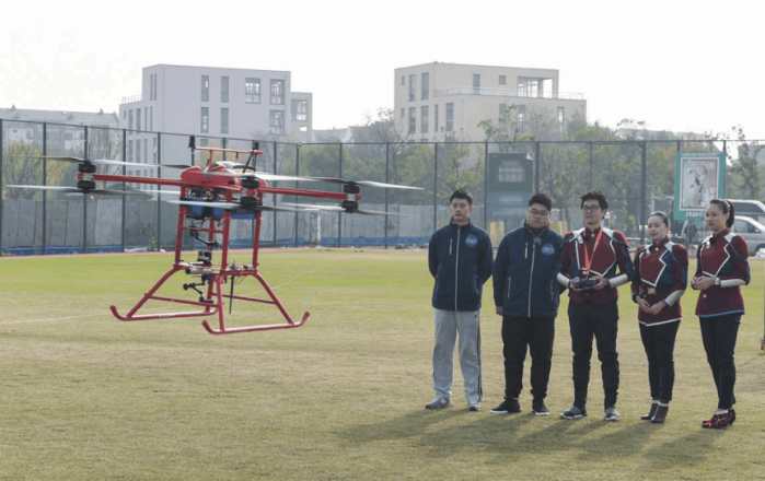 《极客出发》无人机:开创危难救援新模式