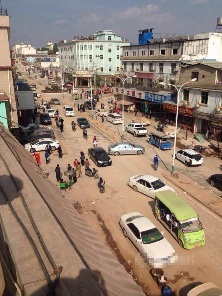 这里不归中国管辖,却说汉语,流通人民币,手机信号也是移动的