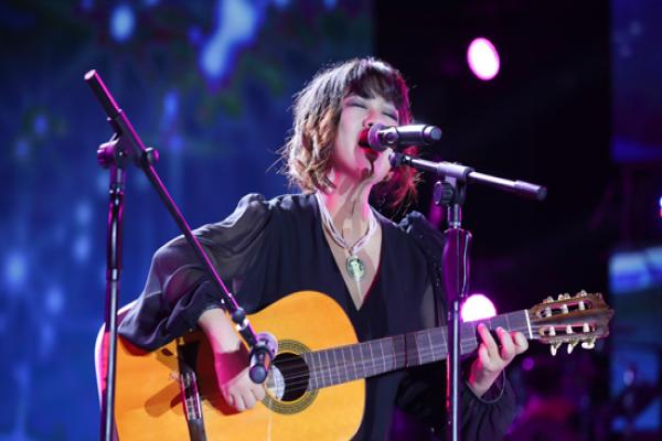 歌手韩真真成都校园献唱 带着音乐使命继续唱歌