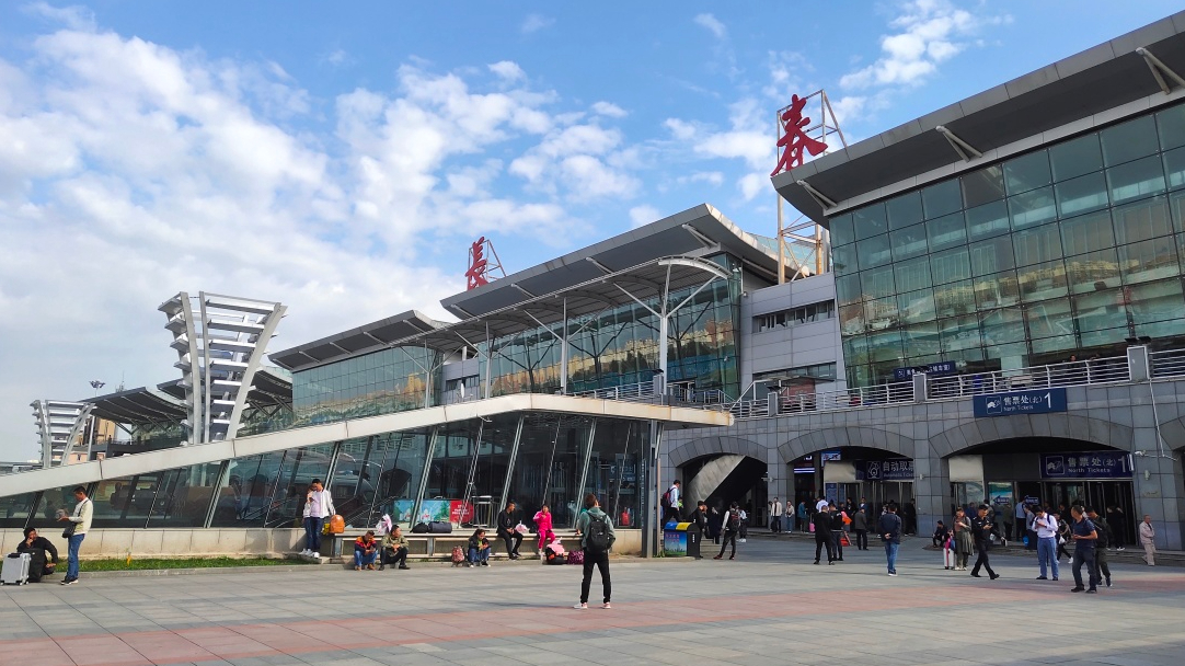 长春火车站北广场图片