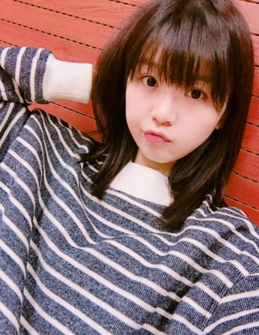 旧照片:宋伊人嘟起嘴巴很是呆萌,迪丽热巴身穿粉红短裙魅惑动人