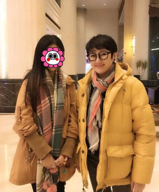 王刚前妻近照曝光,短发英气干练,离婚到现在59岁依然单身