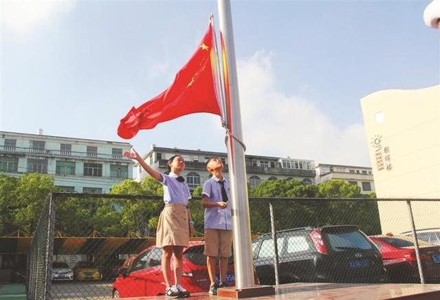 蓬街镇中心小学创建省"绿色学校"之路