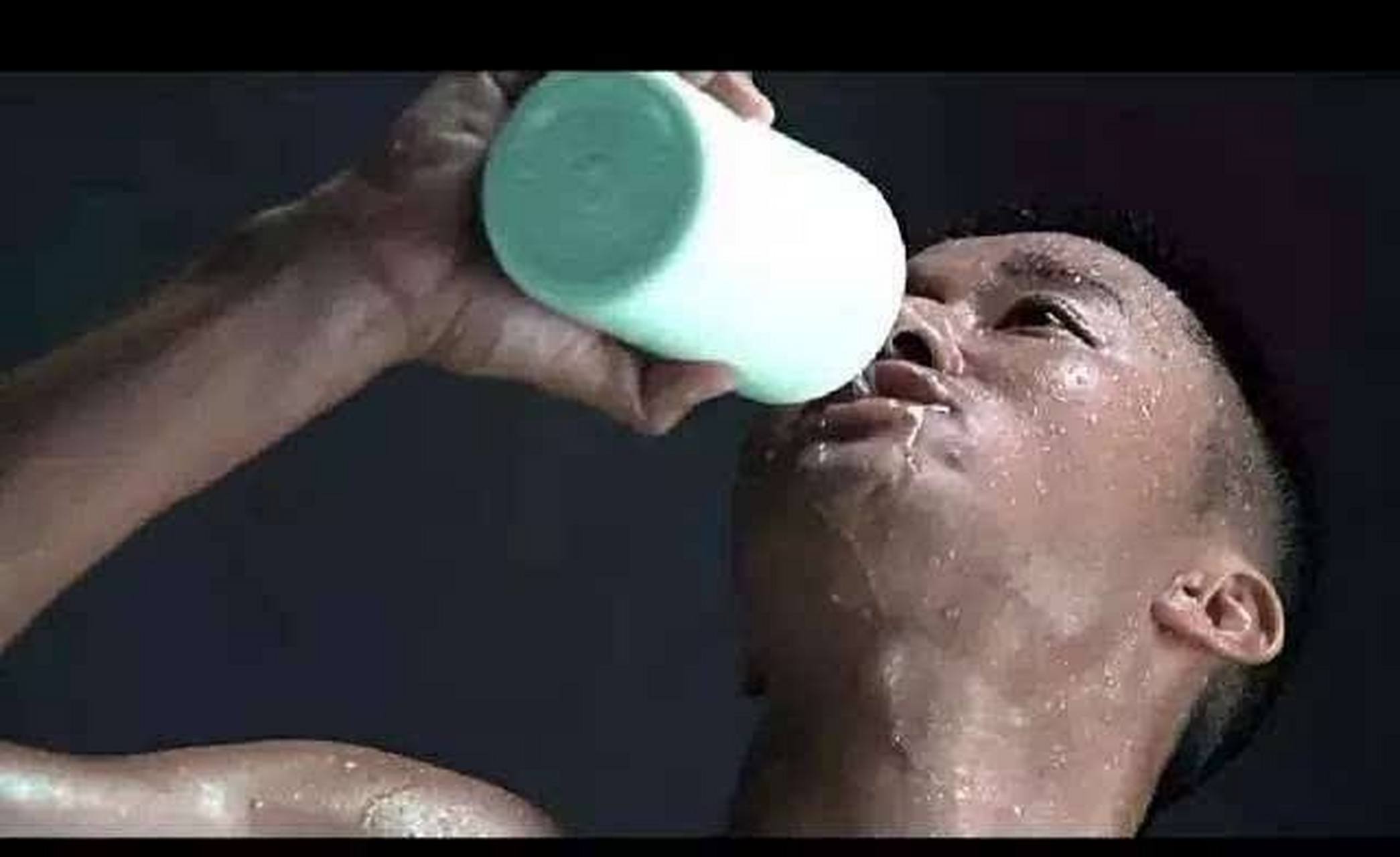 夜嗨泉城啤酒趴#吴京,1974年出生于北京,中国内地知名功夫演员,毕业