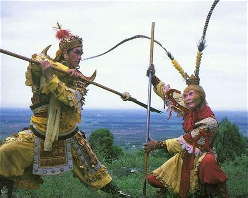 为护女同事"一个打十个",嫌结婚没意思差点凭实力单身!