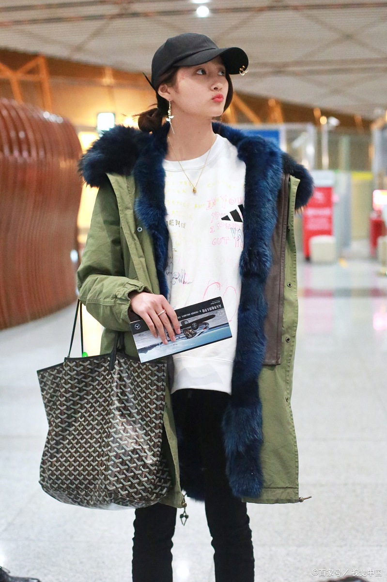 偶遇关晓彤 真人太漂亮了吧