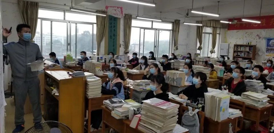 开学啦!广西民族高中高三学子防疫备考两不误