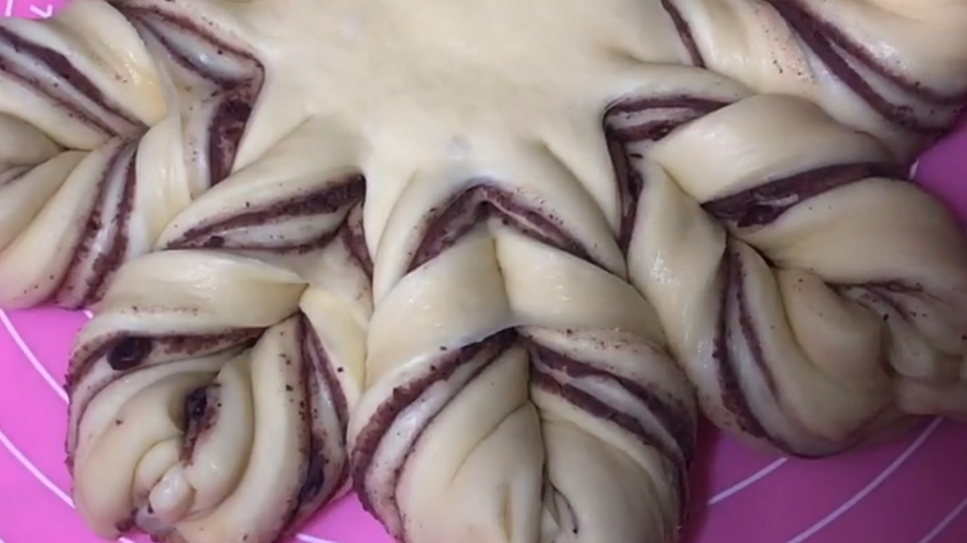 面包机版豆沙面包,一次发酵非常详细的教程,喜欢的可以试做一下