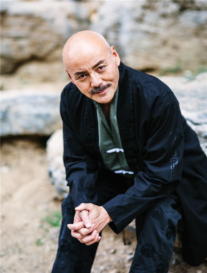 《武林外传》里的岳松涛,60岁的肌肉男,会是下一个王德顺吗