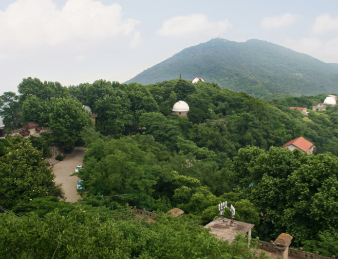 江苏南京紫金山之美,三峰相连形如巨龙,山,水,城浑然