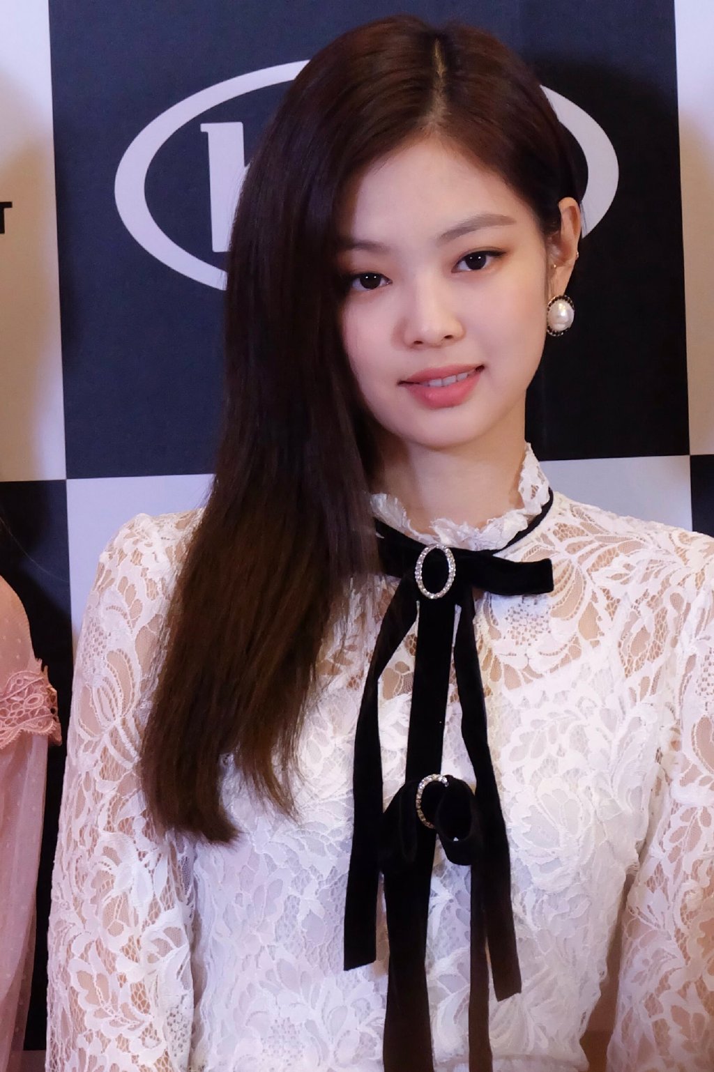 韓國女團blackpink成員jennie出席活動:笑容甜美,氣質高雅大方