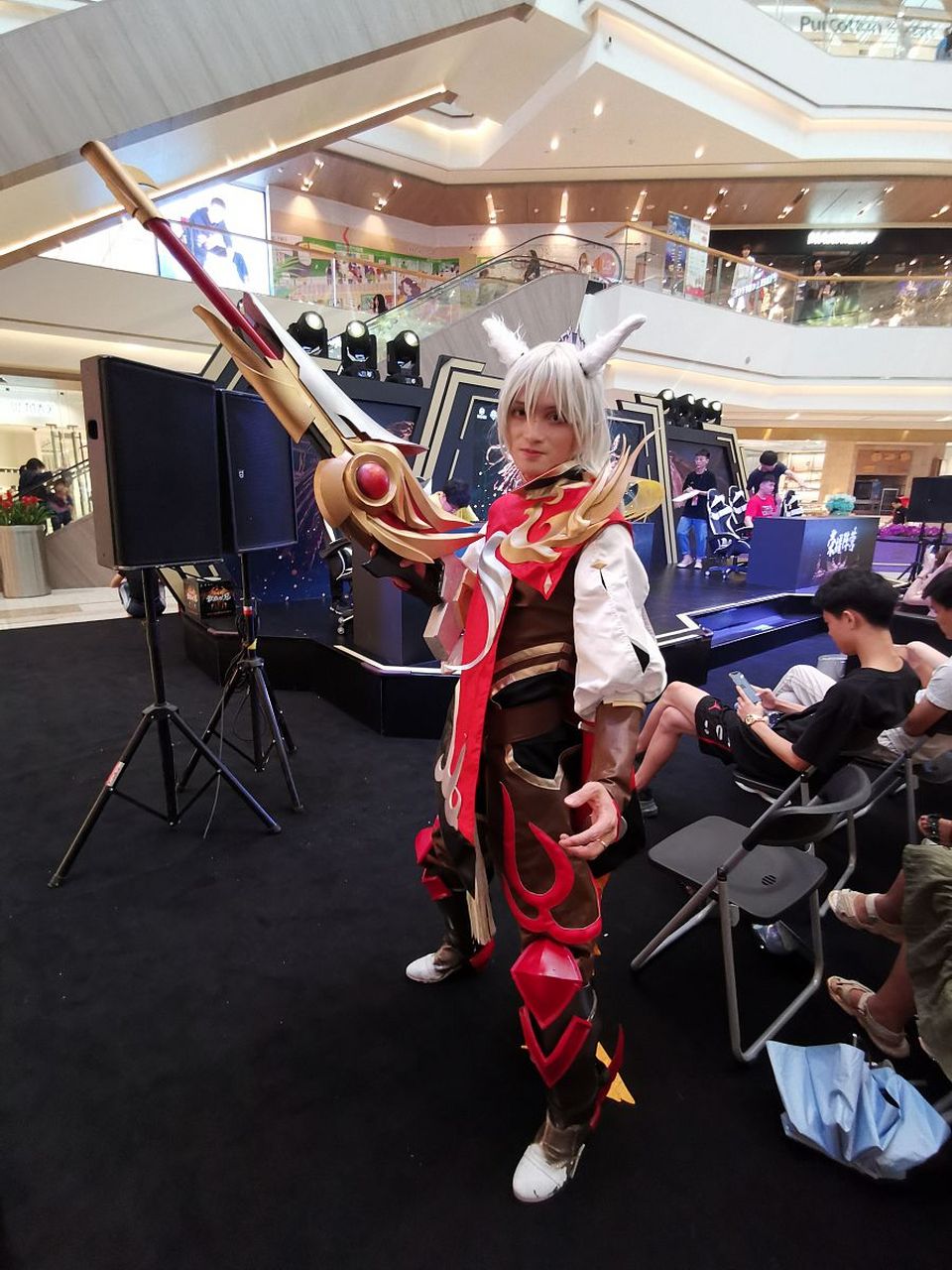 黄明昊带狐狸耳cos百里守约