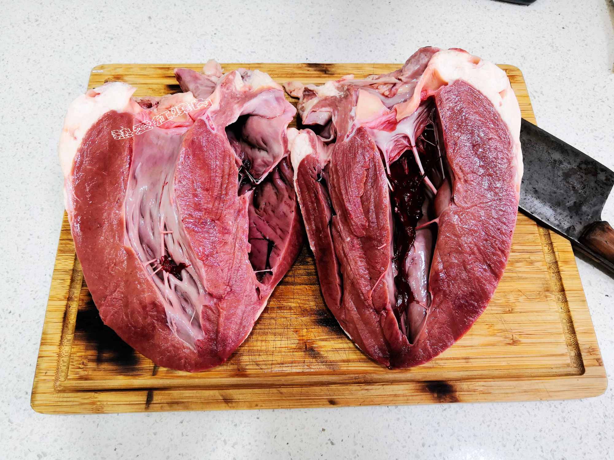 40块钱买了个大牛心,卤好拌着吃特别香,口感细腻一点不塞牙!