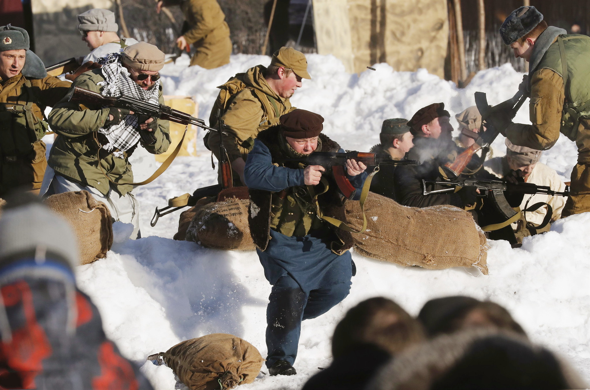 200多名士兵被重重包围请求撤离,报告却要经过5层审批