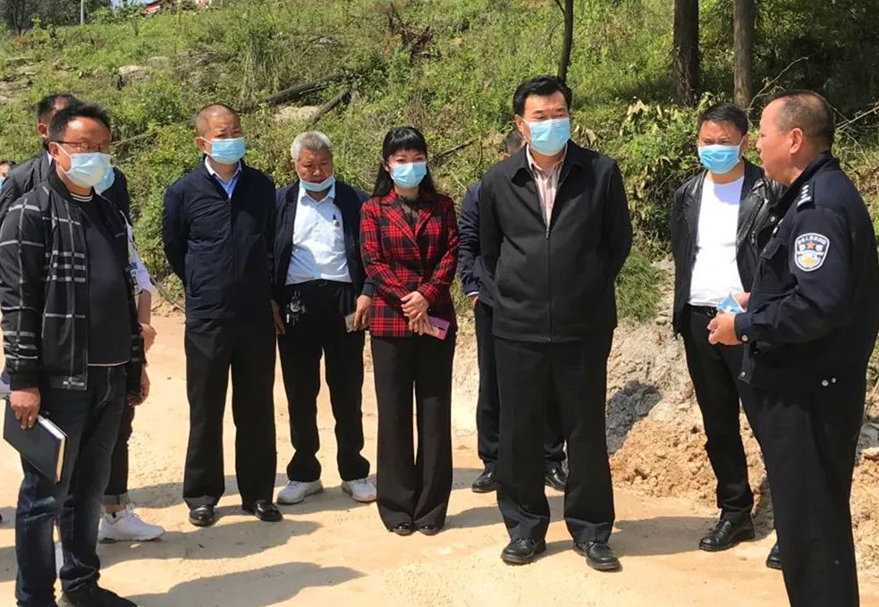 贵阳市副市长,公安局局长陈小刚到清镇市开展脱贫攻坚挂牌督战