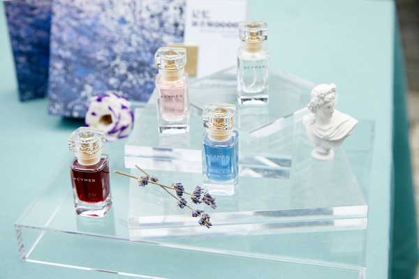 伊的家商城上市妍诗美"记忆调香师"联名款香水