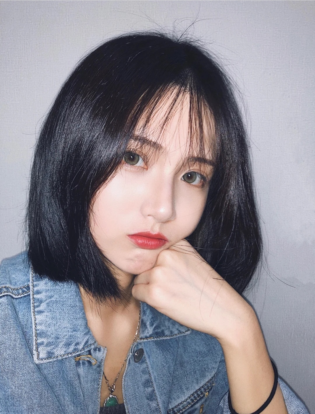 网图好看但实际很丑的发型,羊毛卷显脸大,短发显土气,看你中没