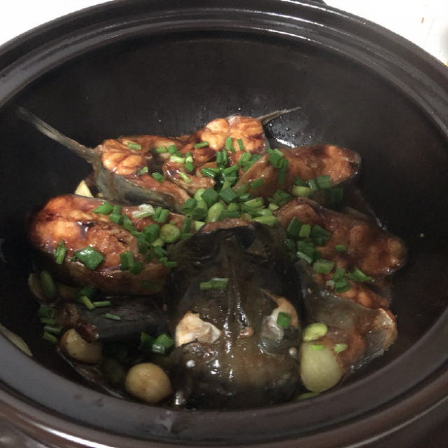 干锅鮰鱼,肉质鲜嫩,做法简单,宴客必备