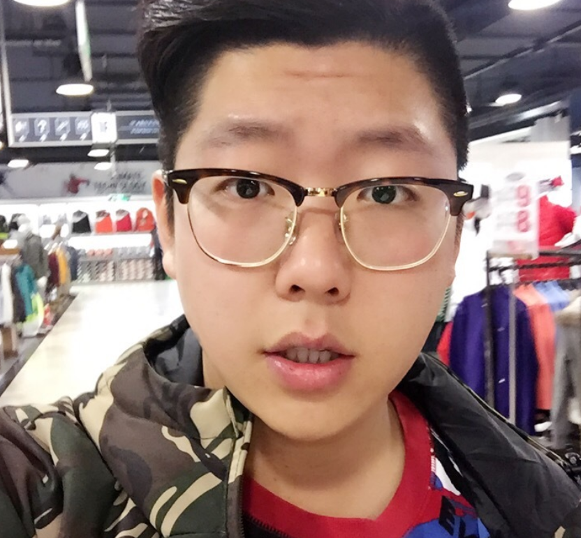 如今长大了,样子却一点没变】 这个就是"鼠标"长大以后的照片,还是